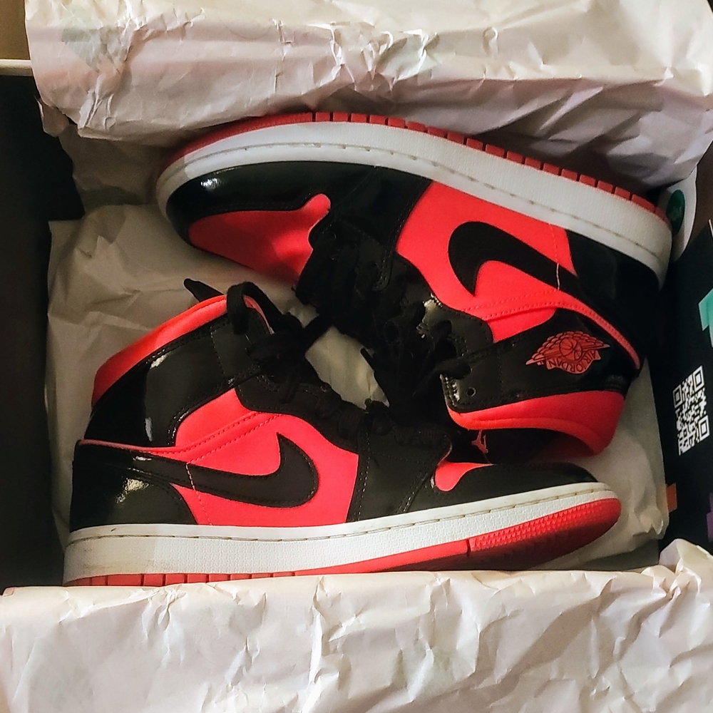 Nike Air Jordan Max Mid 1 Hot Punch Sneakers